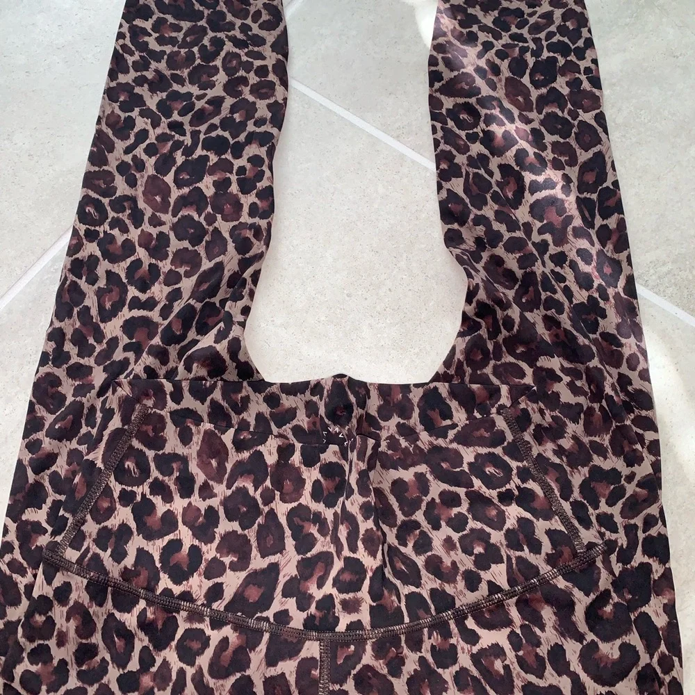 Varley leopard bra and legging set S - Picture 6 of 7